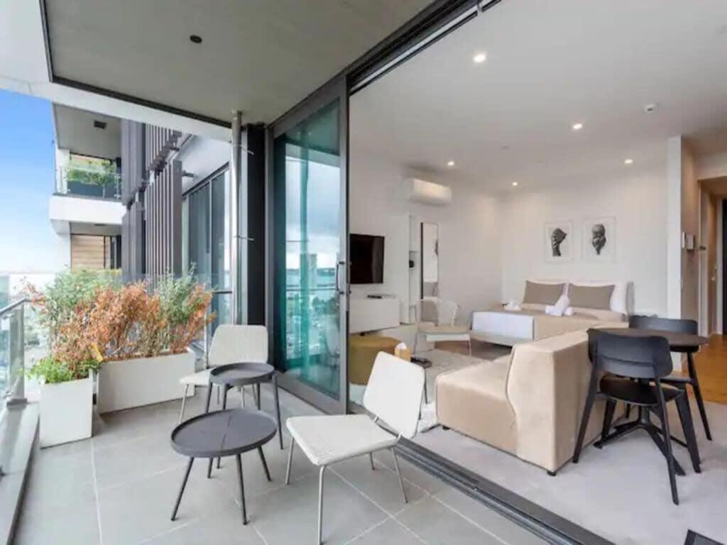 Sleek Modern Studio With Balcony 奥克兰 外观 照片