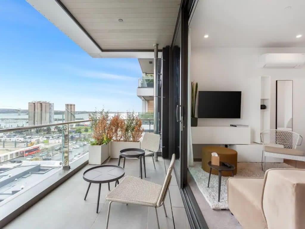 Sleek Modern Studio With Balcony 奥克兰 外观 照片
